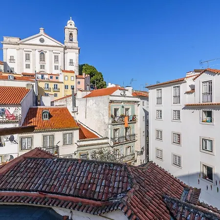 Joivy Cosy 1-bed Flat With Seaview In Alfama Apartmán Lisboa