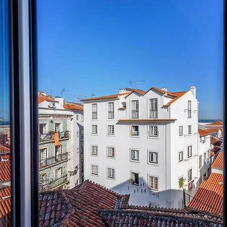 Apartmán Joivy Cosy 1-bed Flat With Seaview In Alfama Lisboa